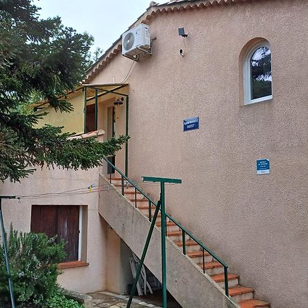 Appartement Classe 3 Etoiles Au 1Er Etage D'Une Maison Avec Jardin Dans Un Quartier Calme Cavalaire-sur-Mer Luaran gambar