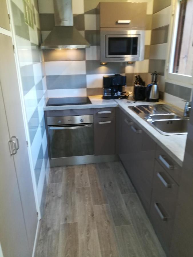 Appartement Classe 3 Etoiles Au 1Er Etage D'Une Maison Avec Jardin Dans Un Quartier Calme Cavalaire-sur-Mer Luaran gambar