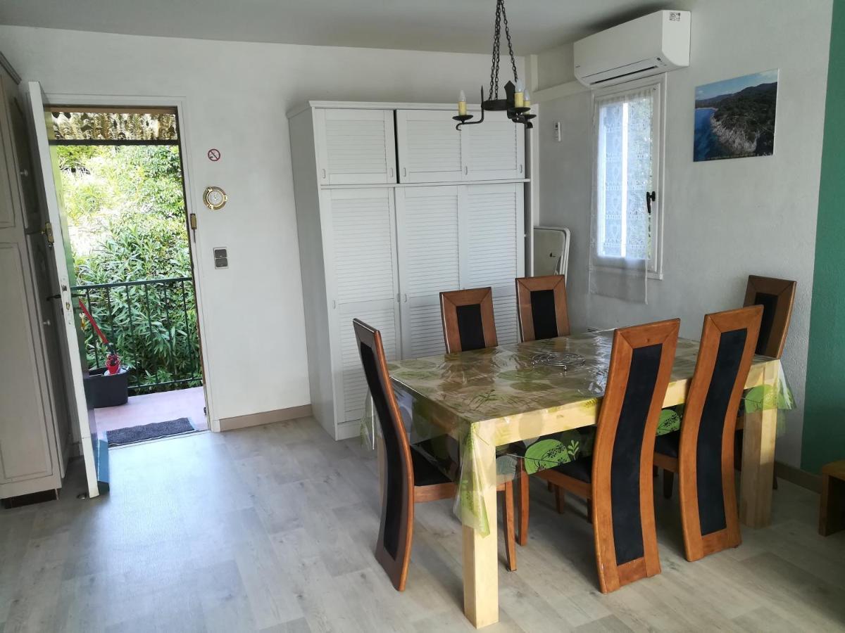 Appartement Classe 3 Etoiles Au 1Er Etage D'Une Maison Avec Jardin Dans Un Quartier Calme Cavalaire-sur-Mer Luaran gambar
