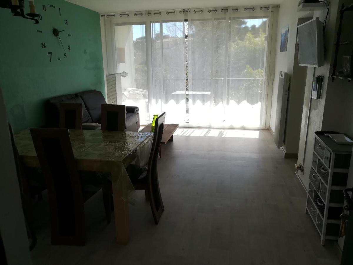 Appartement Classe 3 Etoiles Au 1Er Etage D'Une Maison Avec Jardin Dans Un Quartier Calme Cavalaire-sur-Mer Luaran gambar