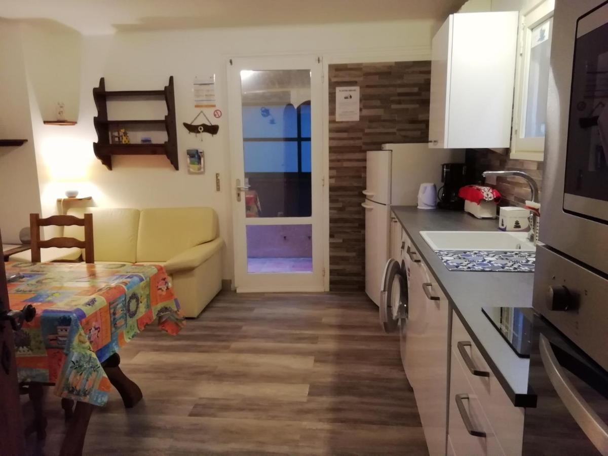 Appartement Classe 3 Etoiles Au 1Er Etage D'Une Maison Avec Jardin Dans Un Quartier Calme Cavalaire-sur-Mer Luaran gambar