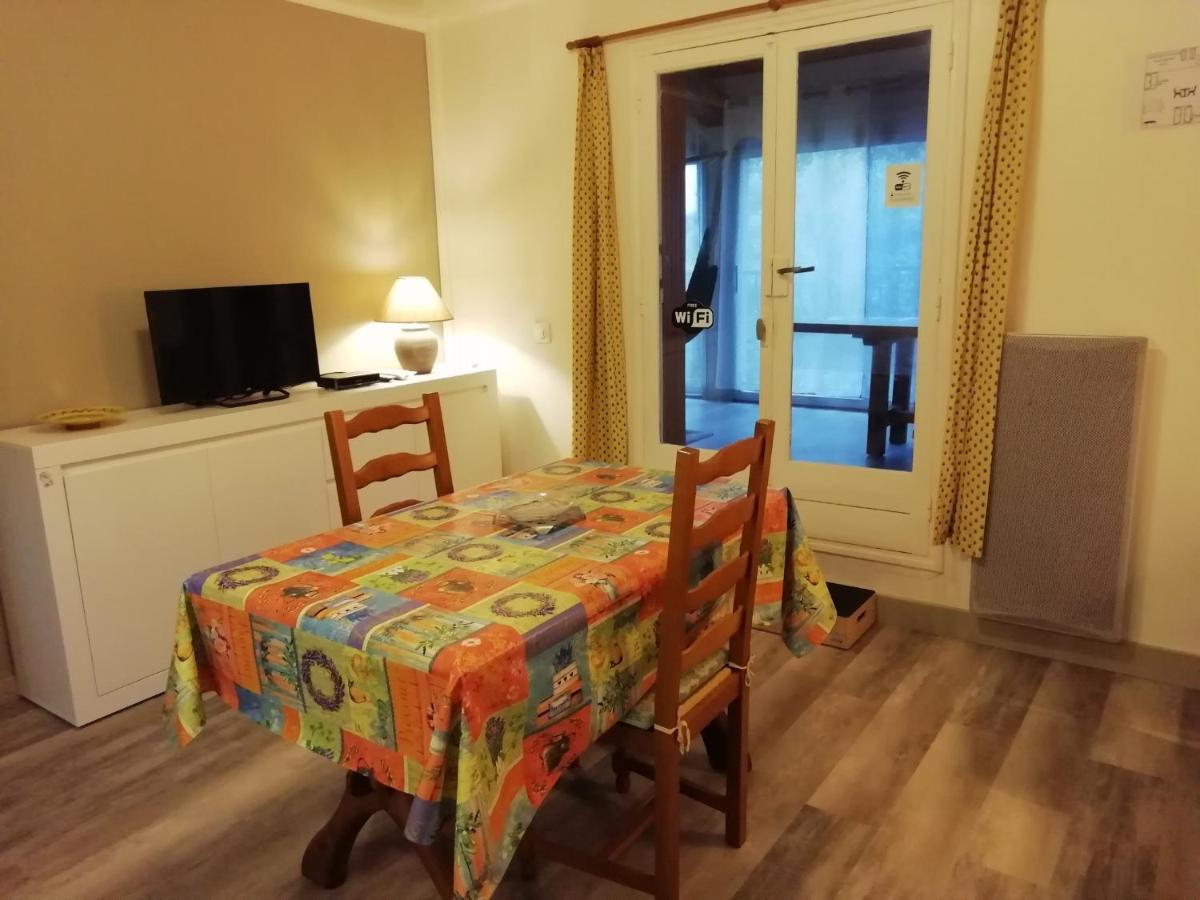 Appartement Classe 3 Etoiles Au 1Er Etage D'Une Maison Avec Jardin Dans Un Quartier Calme Cavalaire-sur-Mer Luaran gambar