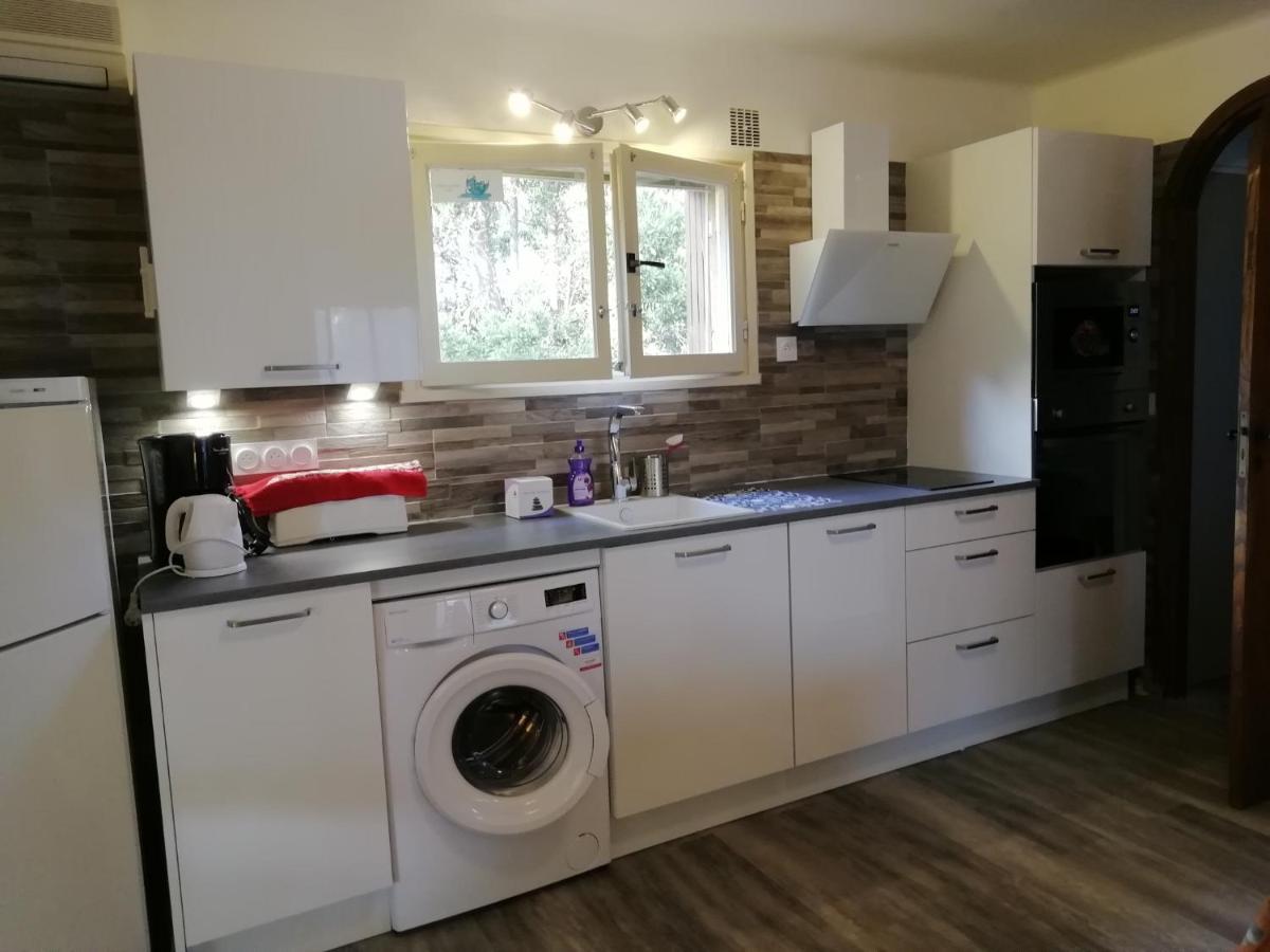 Appartement Classe 3 Etoiles Au 1Er Etage D'Une Maison Avec Jardin Dans Un Quartier Calme Cavalaire-sur-Mer Luaran gambar