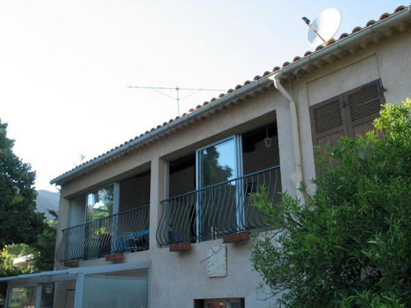 Appartement Classe 3 Etoiles Au 1Er Etage D'Une Maison Avec Jardin Dans Un Quartier Calme Cavalaire-sur-Mer Luaran gambar